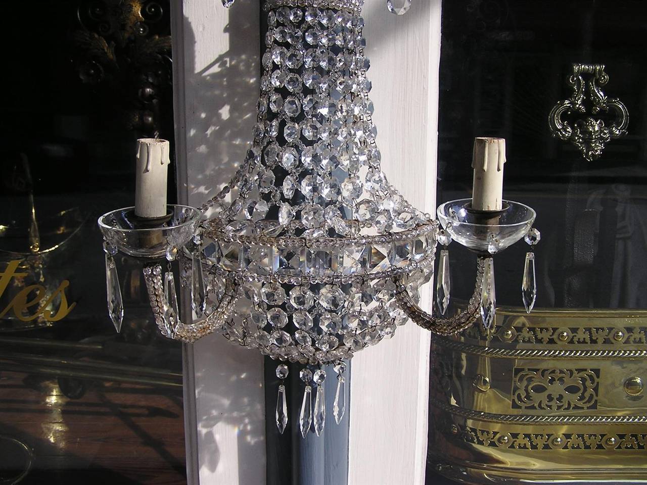 Mid-19th Century Pair of French Bronze and Crystal Wall Sconces, Circa 1840 For Sale