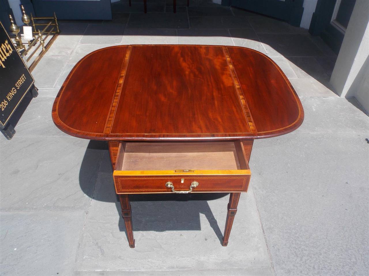 American Mahogany and Tulipwood Pembroke Table, VA, Circa 1790 For Sale 1