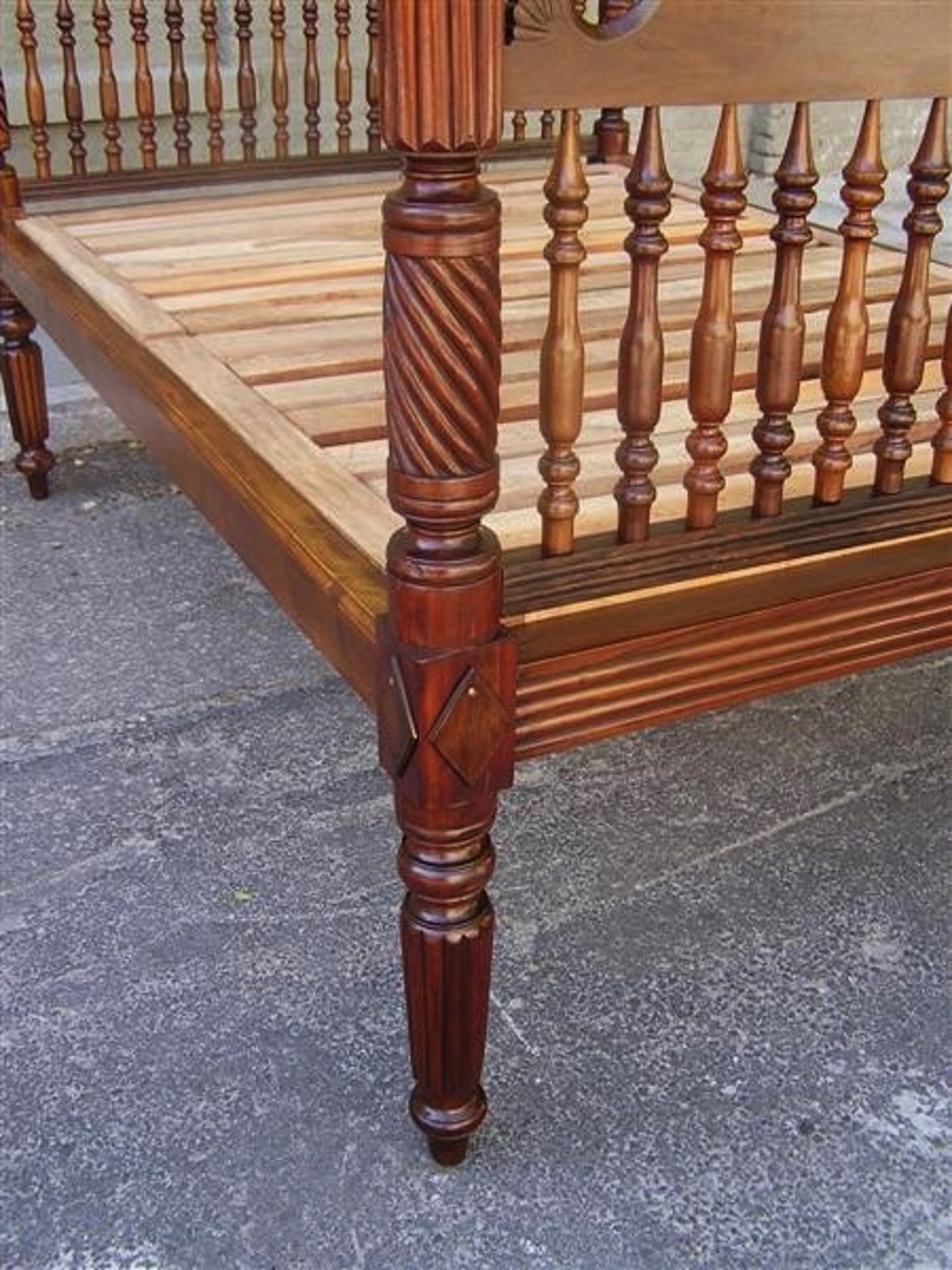 Caribbean Mahogany Reeded and Barley Twist Four Poster Bed, Circa 1820 In Excellent Condition For Sale In Hollywood, SC