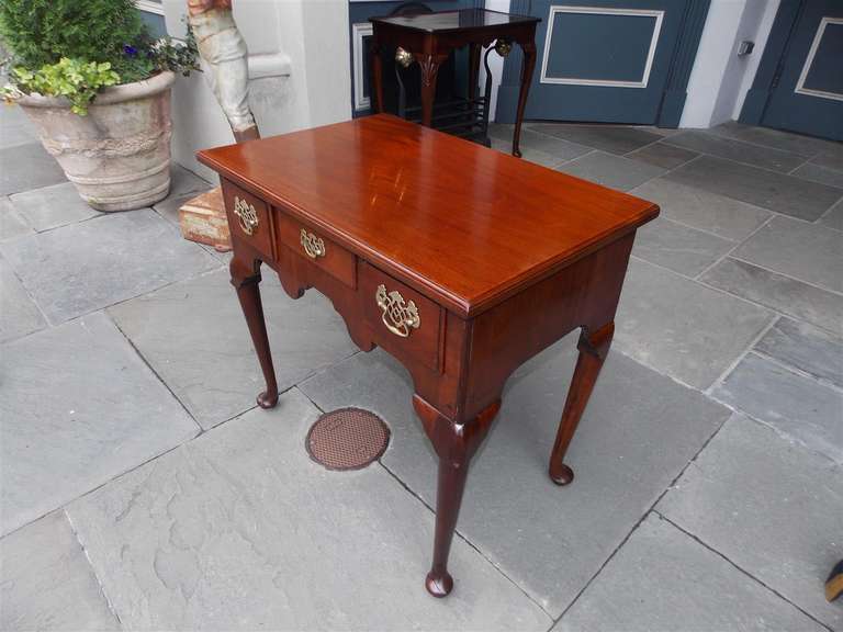 English Queen Anne Mahogany Low Boy, Circa 1790 In Excellent Condition In Hollywood, SC