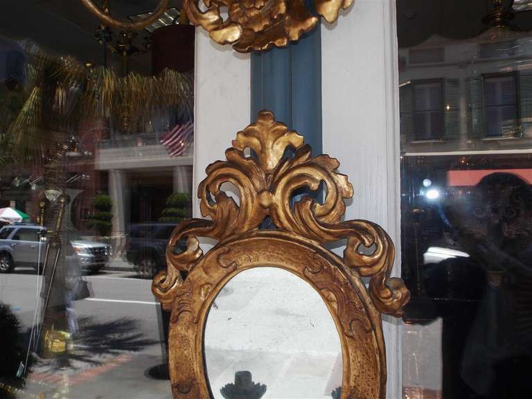 Pareja de Apliques de Pared Neoclásicos Italianos Girandole de Follaje Dorado con Espejo C 1800 Gesso en venta