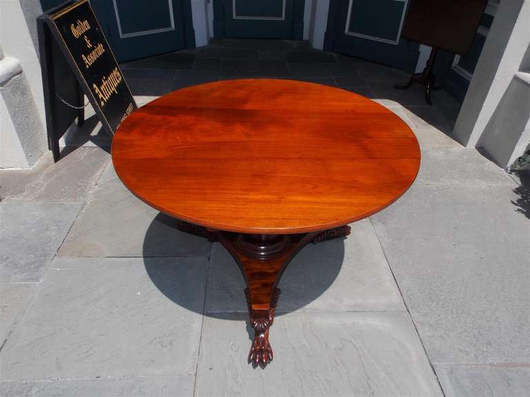 American Mahogany Tripod Center Table. Philadelphia Circa 1815 In Excellent Condition In Hollywood, SC