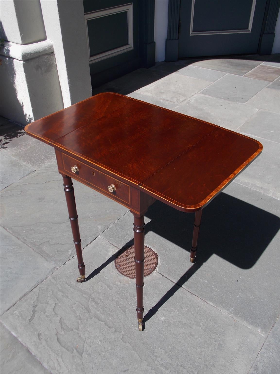Late 18th Century English Plumb Pudding Mahogany Drop-Leaf Table, Circa 1780 For Sale
