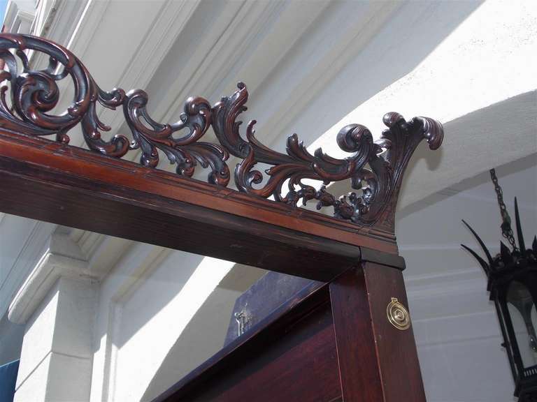 Cama de prueba de caoba irlandesa con patas peludas audazmente talladas.  Alrededor de 1760 en Excelente estado para la venta en Charleston, SC