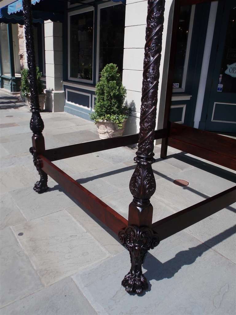 Cama de prueba de caoba irlandesa con patas peludas audazmente talladas.  Alrededor de 1760 Caoba en venta