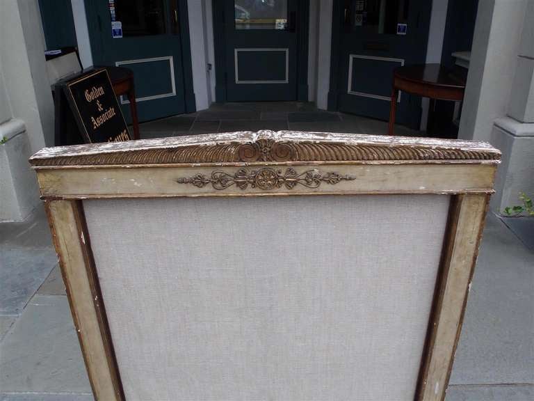 French Painted and Gilt Fire Screen For Sale 1