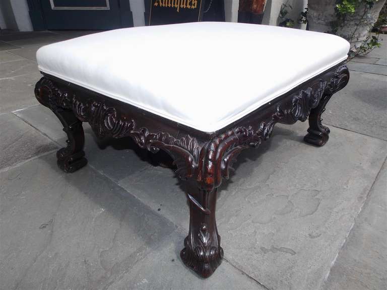 English Chippendale Mahogany Carved Acanthus Ottoman, Circa 1780 In Excellent Condition For Sale In Hollywood, SC