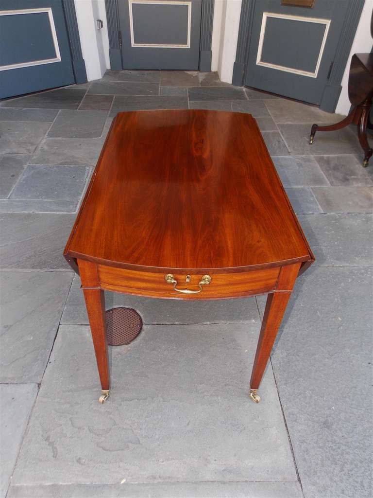 English Mahogany Drop-Leaf Pembroke Table, Circa 1780 In Excellent Condition For Sale In Hollywood, SC