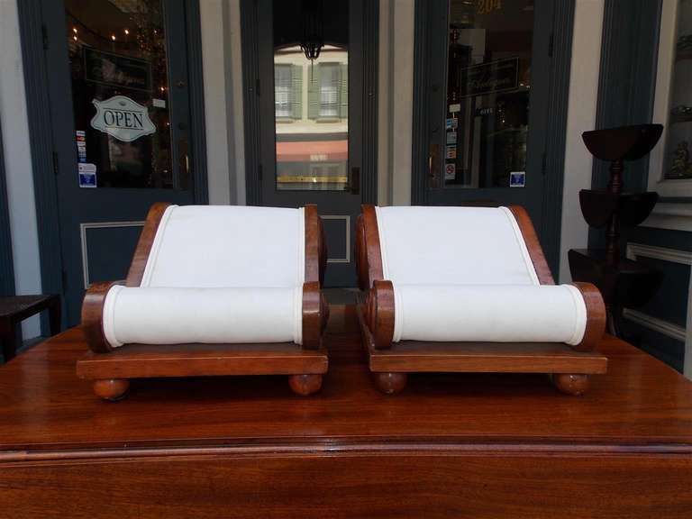 Pair of English Mahogany Foot Stools, Circa 1820 In Excellent Condition For Sale In Hollywood, SC