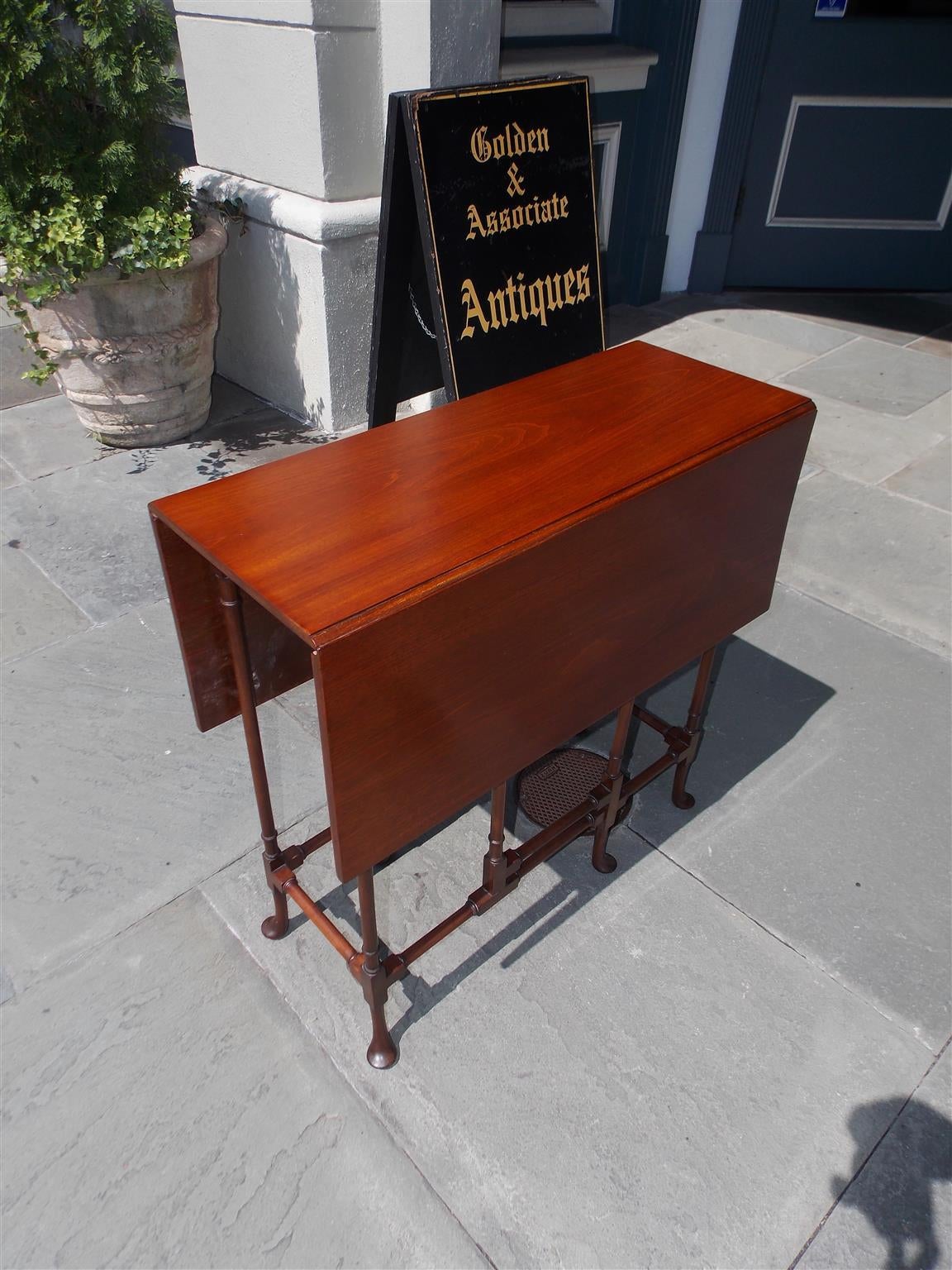 Late 19th Century American Mahogany Drop-Leaf Spider Leg Table, Circa 1880