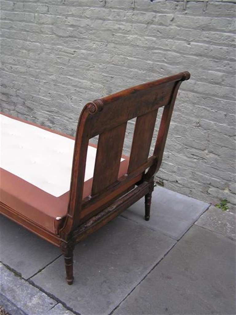 Italian Cherry Foliage Carved Daybed, Circa 1780 For Sale 5