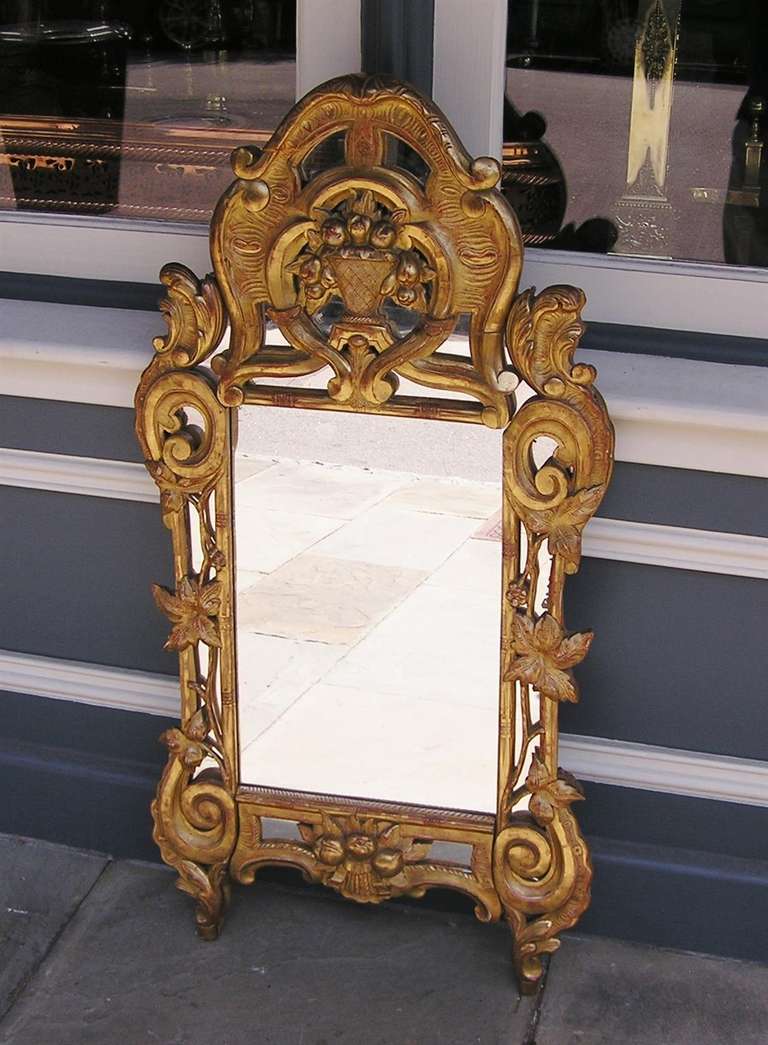 18th Century and Earlier Italian Carved Wood and Gold Gilt Wall Mirror, Circa 1780 For Sale