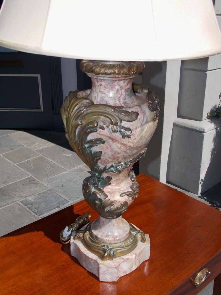 XIXe siècle Lampe de bureau française en marbre et bronze doré, vers 1860 en vente