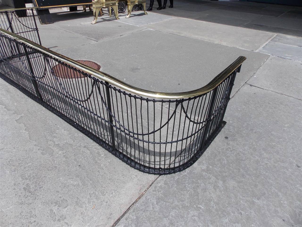 American Brass and Decorative Swag Wire Fender, Circa 1800 In Excellent Condition For Sale In Hollywood, SC