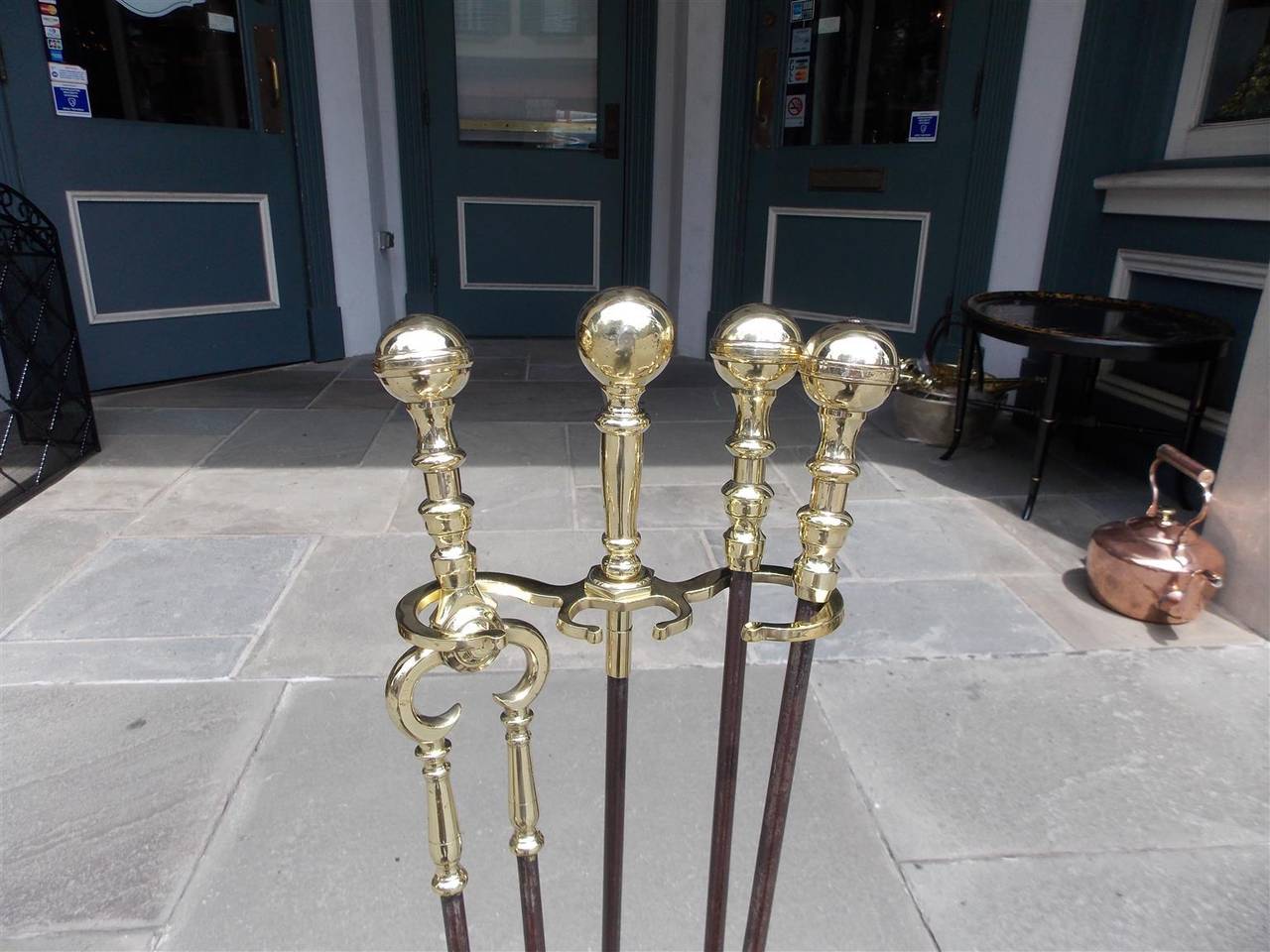 Set of American Brass Ball Top Tools on Stand, Boston, Circa 1790 In Excellent Condition In Hollywood, SC