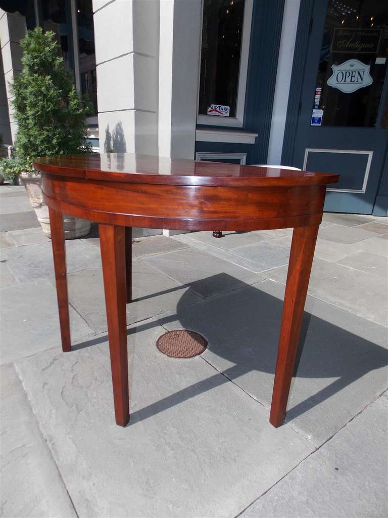 American Mahogany Demi-lune Table. Circa 1790 For Sale 3