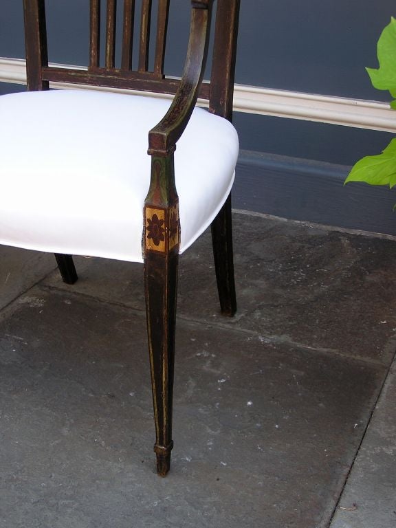 Début du XIXe siècle Paire de fauteuils de style Régence anglaise peints en serpentinite.  Datant d'environ 1815 en vente