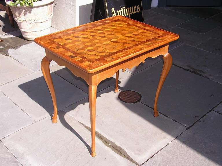 Italian Walnut Inlaid Dish-Top Game Table, Circa 1780 In Excellent Condition In Hollywood, SC