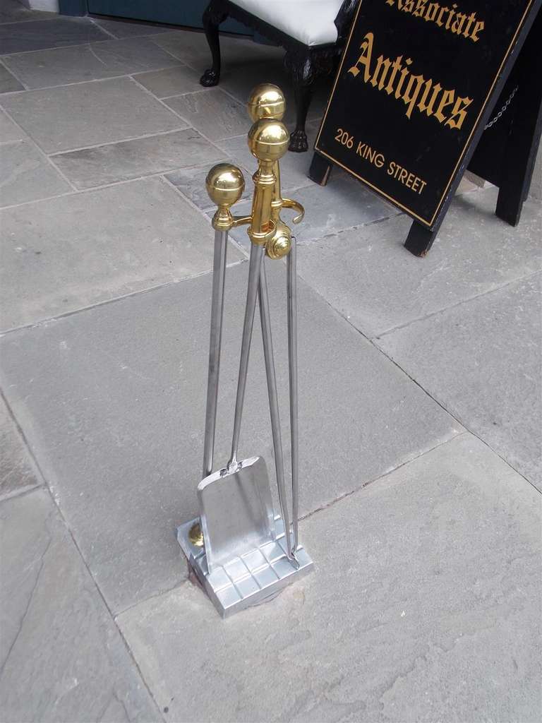 Americano Set di attrezzi da fuoco americani in ottone e argento al nichel su supporto. Circa 1820 in vendita