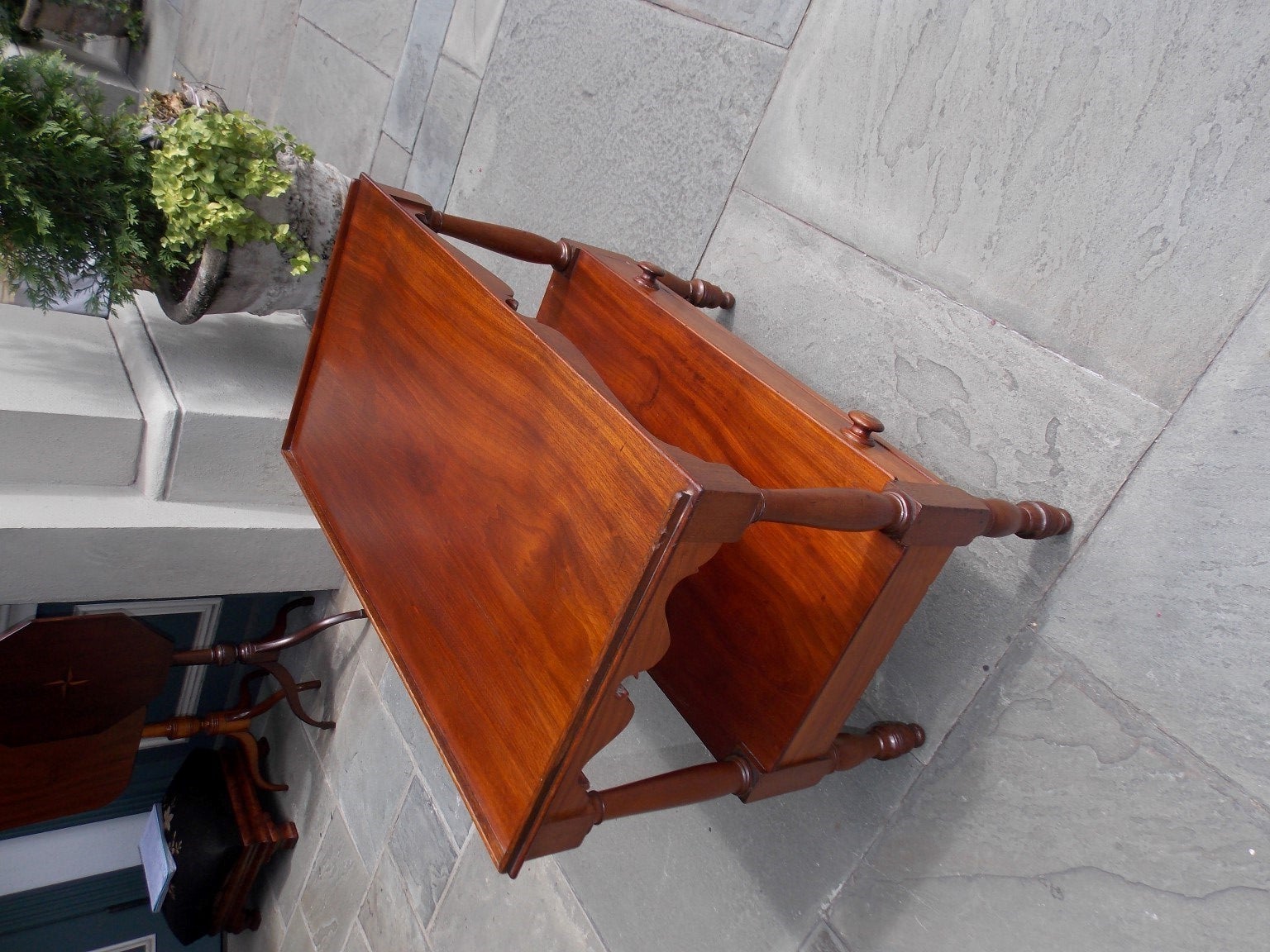 American Walnut Two Tier One-Drawer Server, Circa 1820 In Excellent Condition For Sale In Hollywood, SC