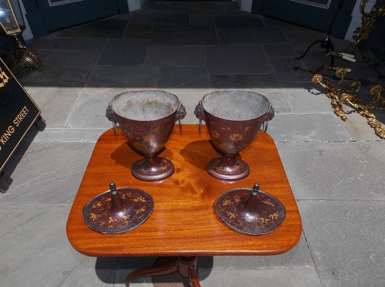 Paar englische Regency-Urnen aus Kastanienholz mit Zinn, um 1810 im Angebot 2