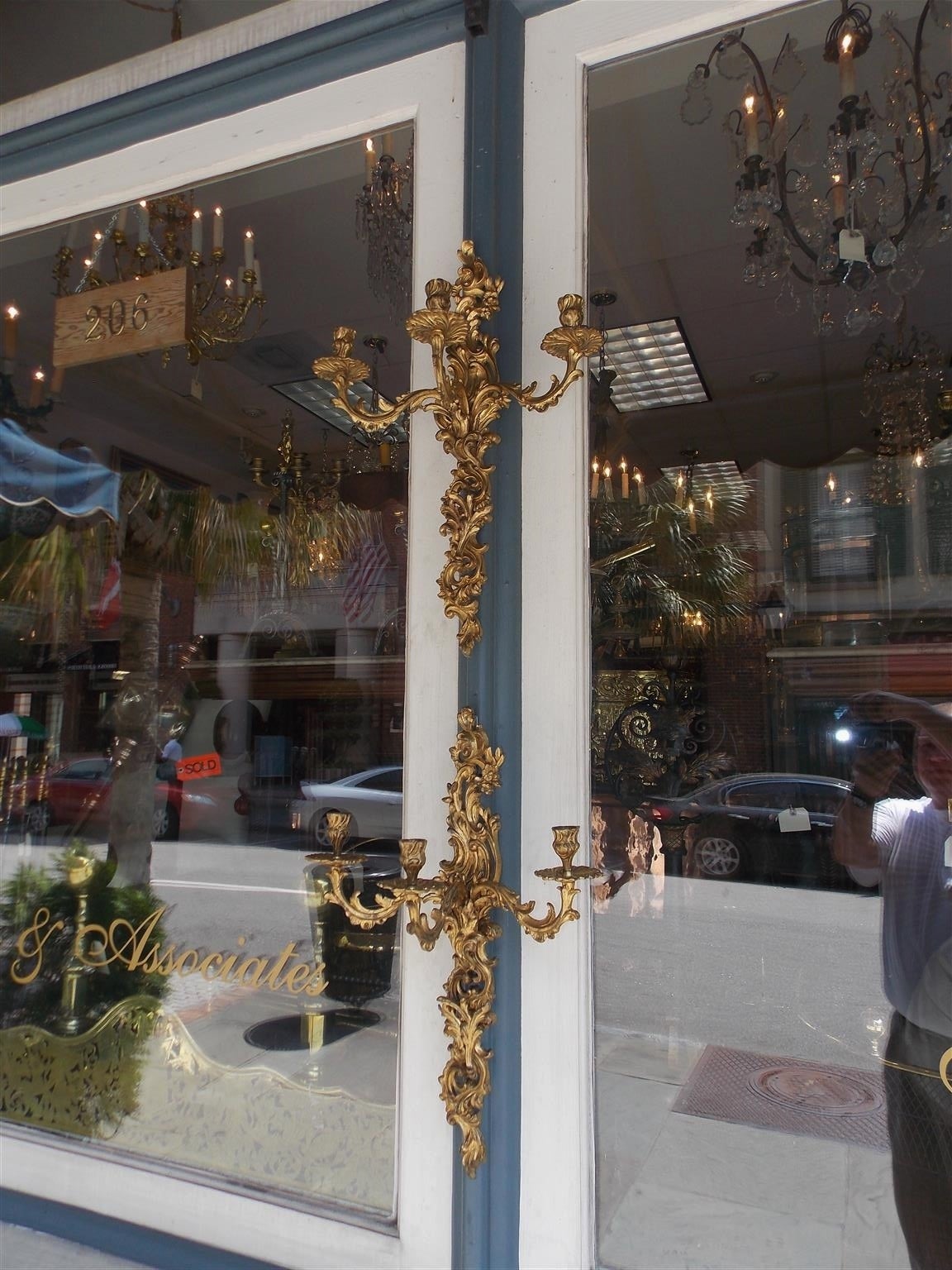 Pair of French Rococo Gilt Bronze Floral Sconces, Circa 1810 In Excellent Condition For Sale In Charleston, SC