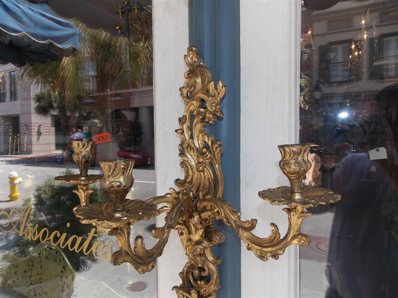 Pair of French Rococo Gilt Bronze Floral Sconces, Circa 1810 For Sale 3