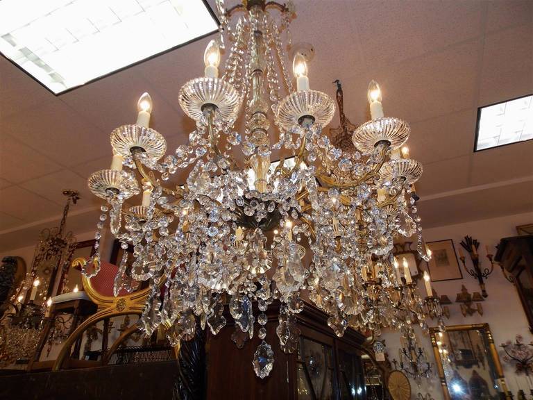 French Gilt Bronze and Crystal Chandelier. Circa 1820 5