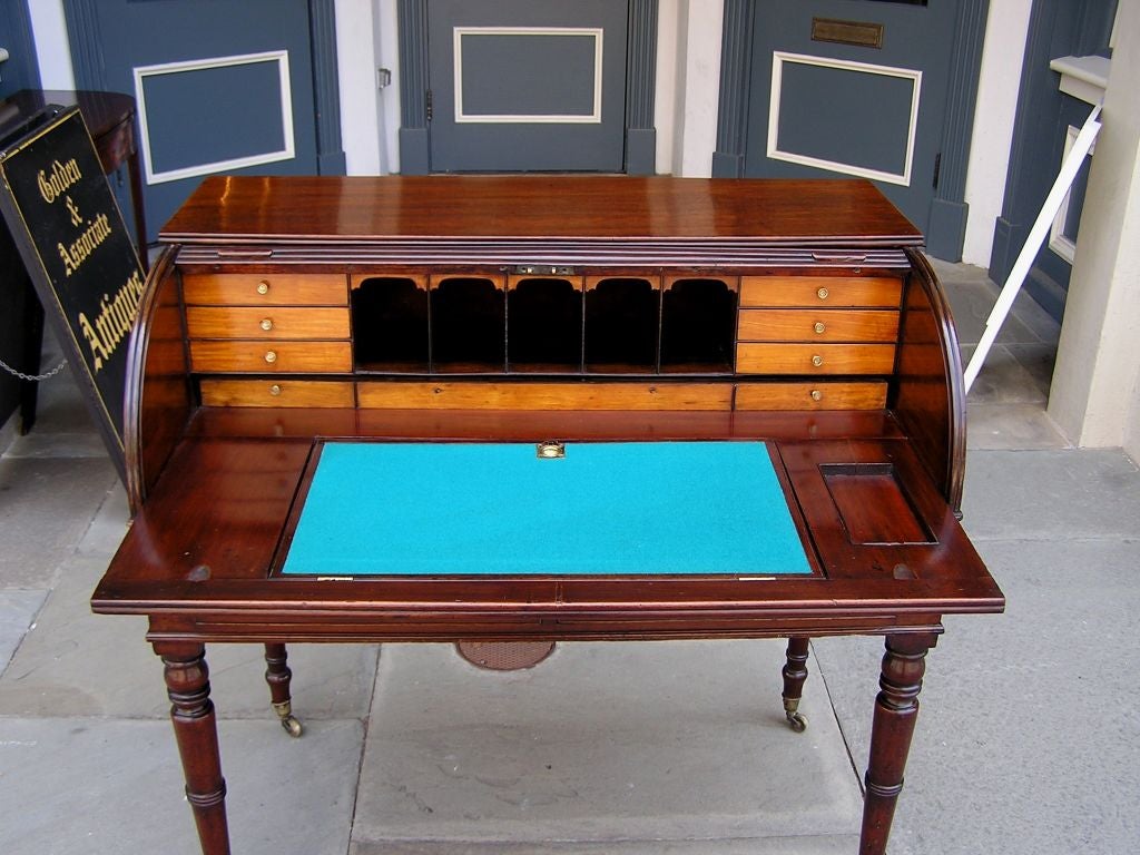 English Mahogany and Satinwood Sheraton Tambour Desk. Circa 1815 In Excellent Condition In Hollywood, SC