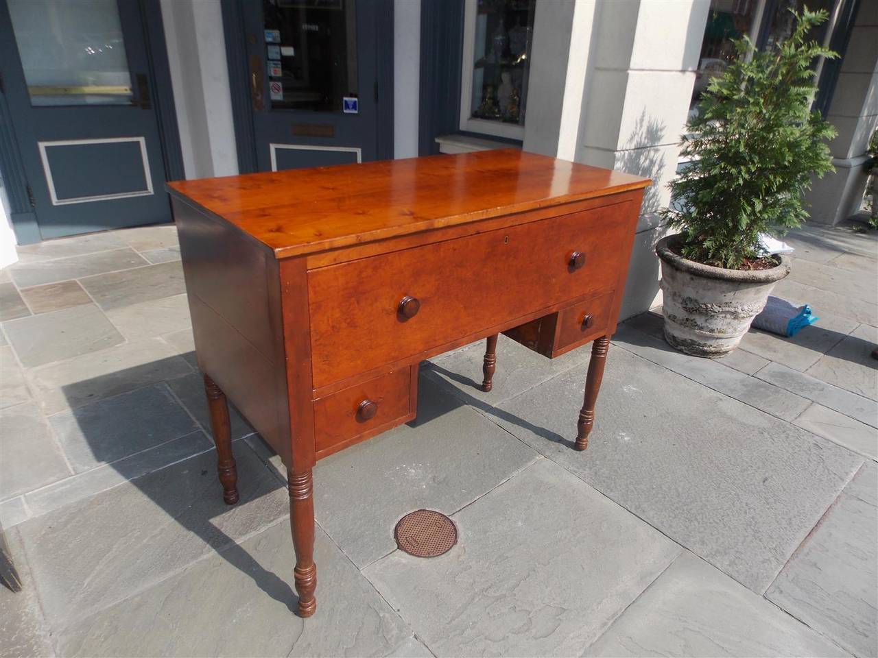 American Sheraton Cherry Hunt Board with Desk, Circa 1820 In Excellent Condition For Sale In Hollywood, SC