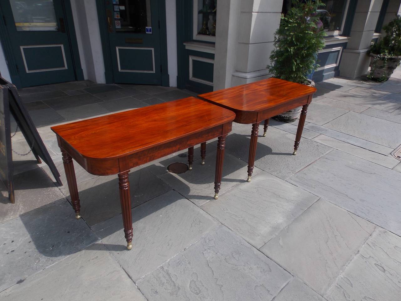 Pair of American Sheraton Mahogany Console Tables, New York. Circa 1815 For Sale 1