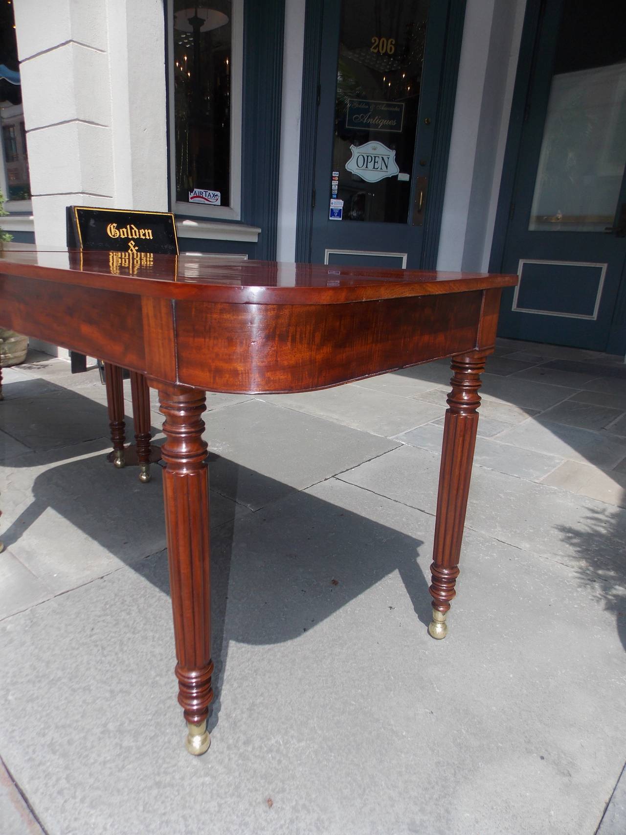 Pair of American Sheraton Mahogany Console Tables, New York. Circa 1815 For Sale 4