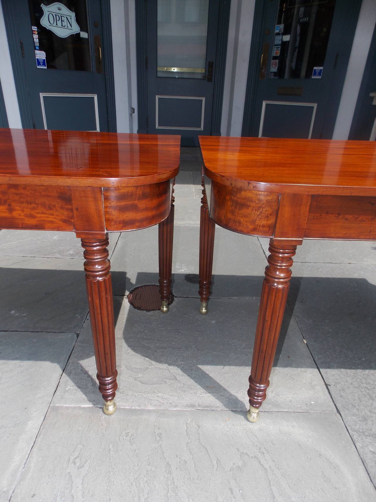 Pair of American Sheraton Mahogany Console Tables, New York. Circa 1815 For Sale 5