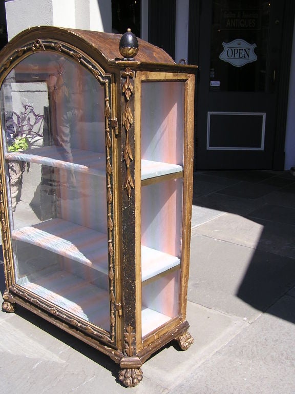 Late 18th Century Italian Neoclassical Painted and Gilt Wood Arched Glass Display Case, Circa 1790 For Sale