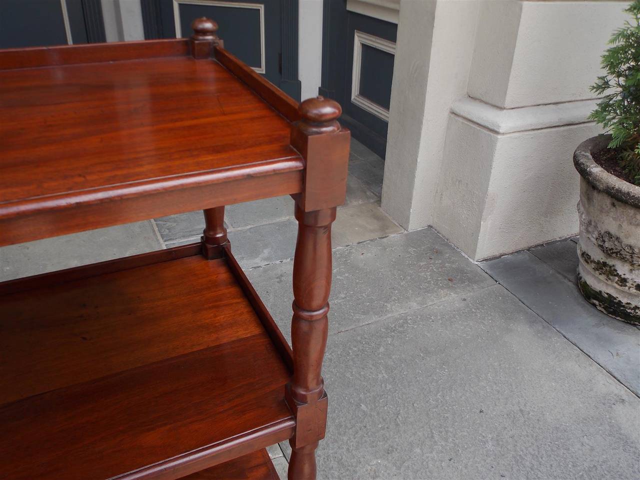 Early 19th Century English Mahogany Three-Tiered Single-Drawer Trolley, Circa 1810