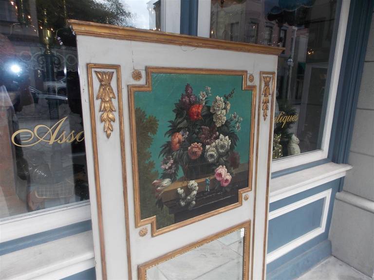 Miroir Trumeau à fleurs peint et doré à la française. Datant d'environ 1790 Excellent état - En vente à Hollywood, SC