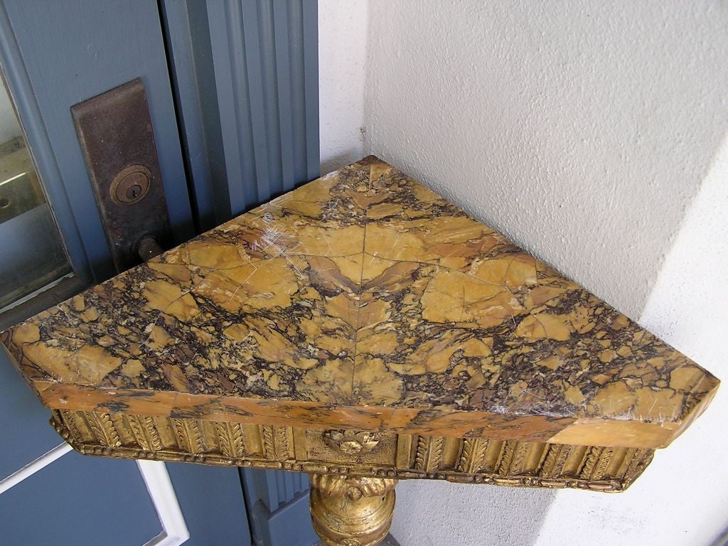 Pair of English Gilt and Marble Corner Consoles For Sale 1