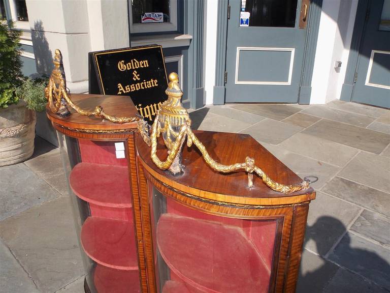 Pair of English Adam Mahogany & Gilt Hanging Corner Cabinets, Circa 1780 In Excellent Condition For Sale In Hollywood, SC