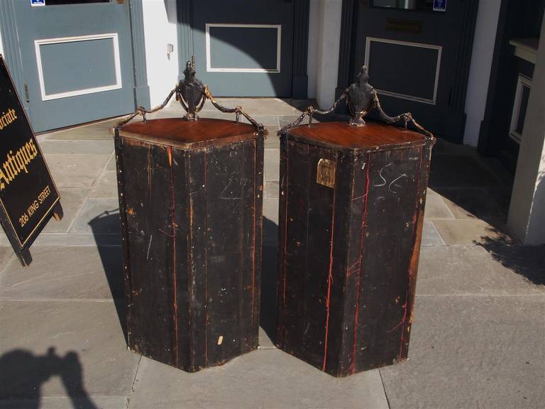 Pair of English Adam Mahogany & Gilt Hanging Corner Cabinets, Circa 1780 For Sale 1