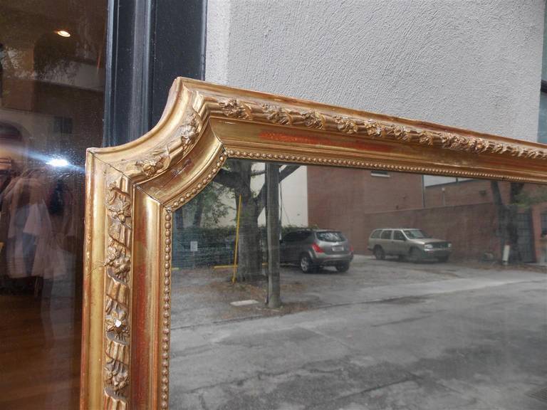 French Gilt Carved Wood and Gesso Floral Wall Mirror, Circa 1810 In Excellent Condition For Sale In Hollywood, SC