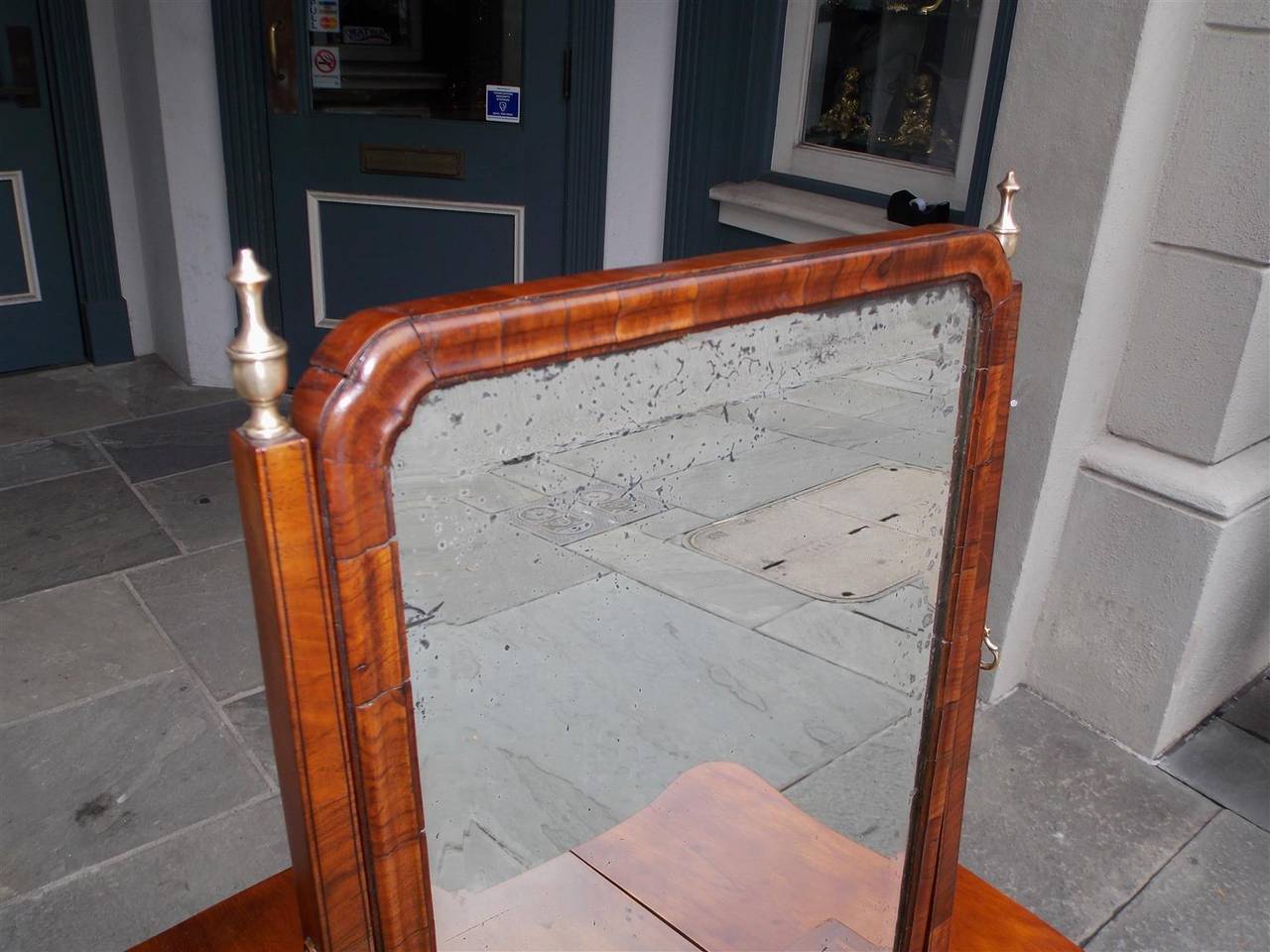 English Burl Walnut Inlaid Shaving Mirror. All Original.  Circa 1780 In Excellent Condition For Sale In Hollywood, SC