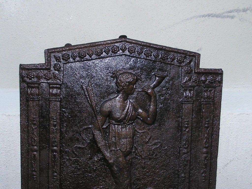 Moulage Plaque de cheminée en fonte anglaise à motif figuratif et canin.  Circa 1780 en vente