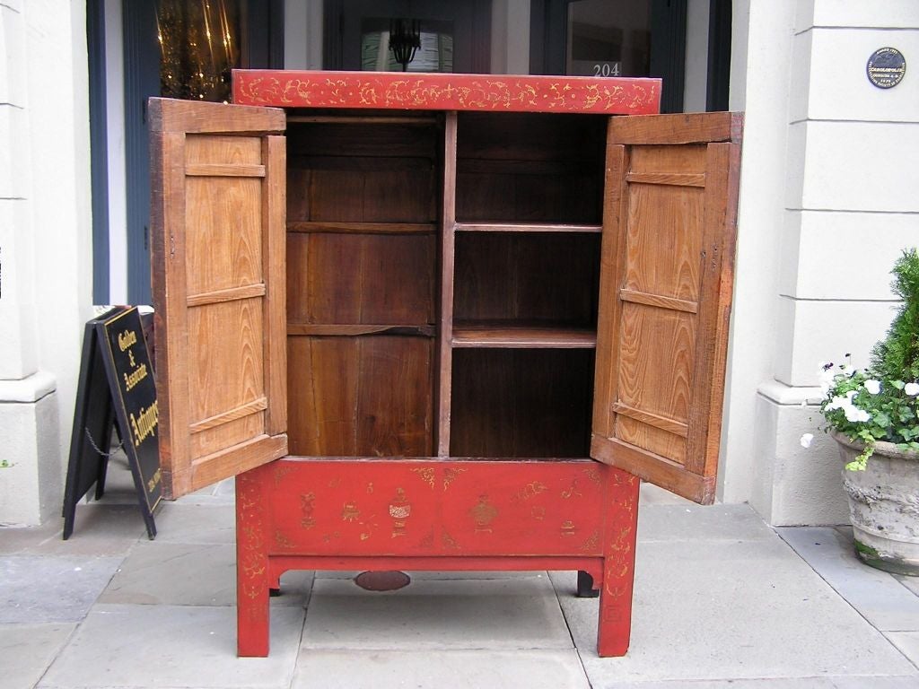 English Chinoiserie Painted Cabinet In Excellent Condition For Sale In Hollywood, SC