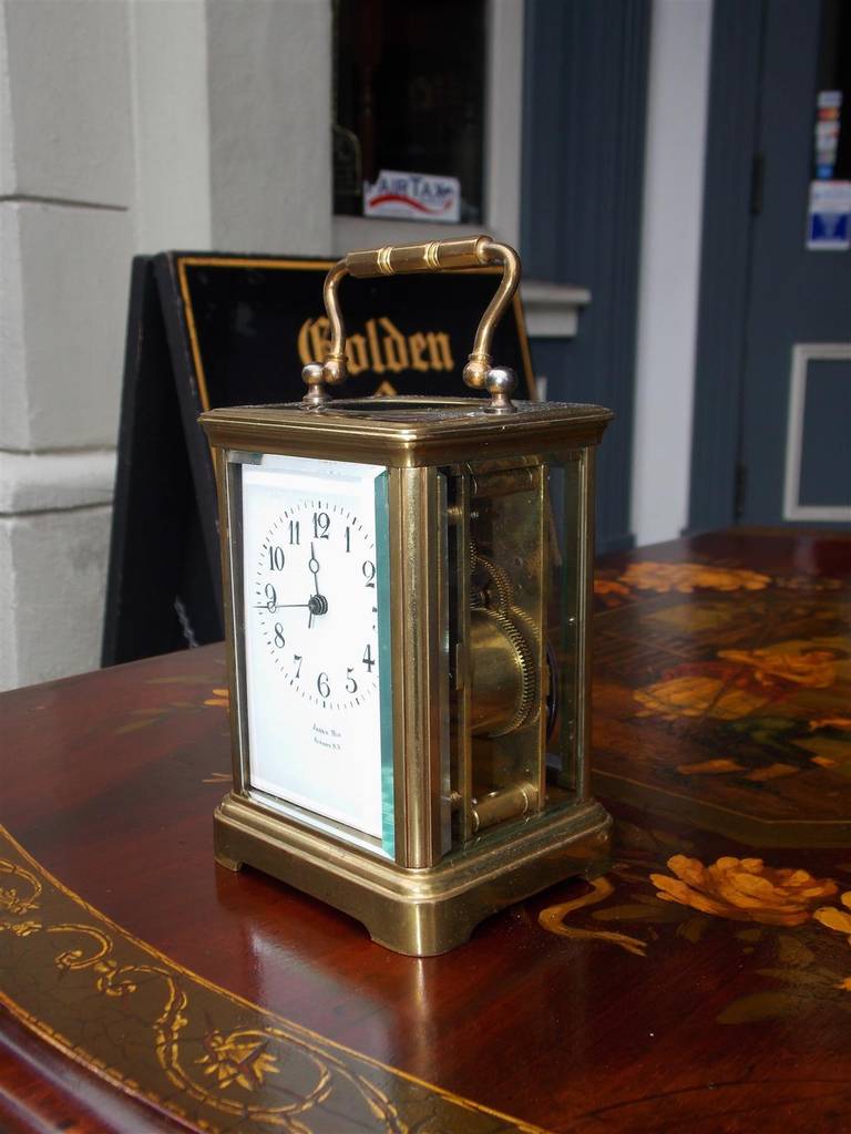 Smussato Orologio da carrozza in miniatura in ottone americano con vetro smussato, New York.  C. 1850 in vendita