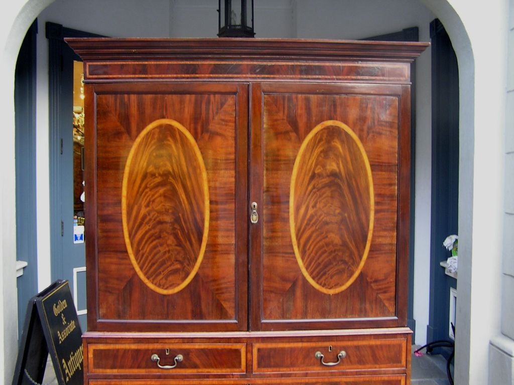 English Hepplewhite Mahogany and Satinwood Inlaid Linen Press, Circa 1780 In Excellent Condition In Charleston, SC