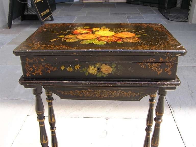 French Painted and Gilt Stenciled Dressing Table. Circa 1810-15 For Sale 1