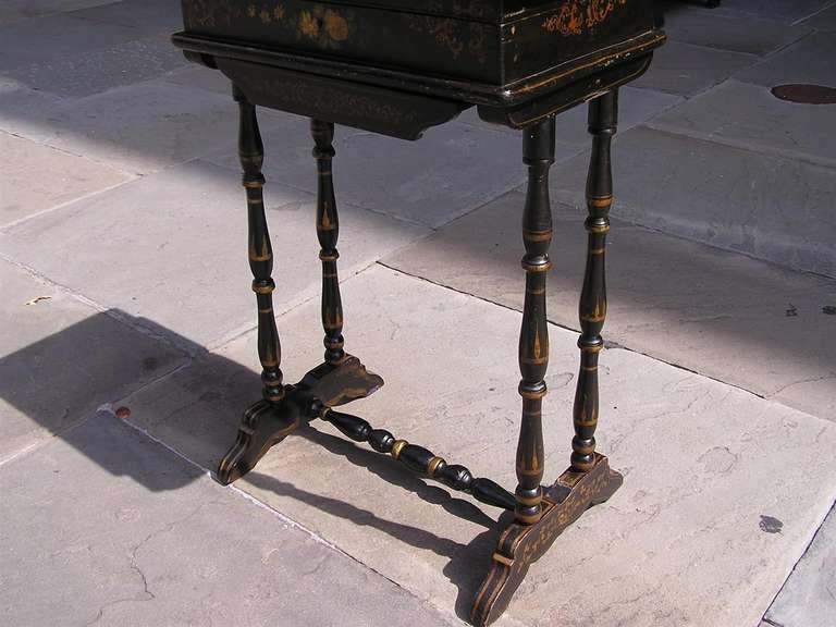 French Painted and Gilt Stenciled Dressing Table. Circa 1810-15 For Sale 6