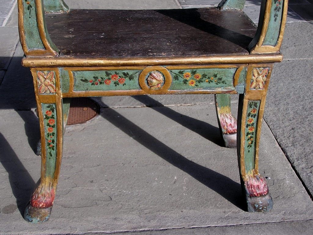 Italian Carved Painted Window Bench with Saber Legs. 18th Century In Excellent Condition In Hollywood, SC