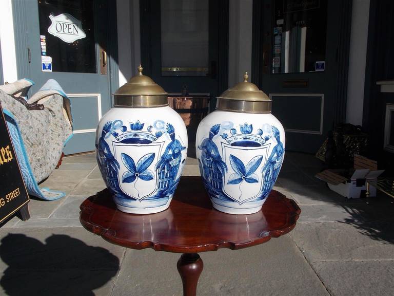 Pair of Dutch Hand-Painted and Glazed Tobacco Jars, Circa 1770 In Excellent Condition In Hollywood, SC