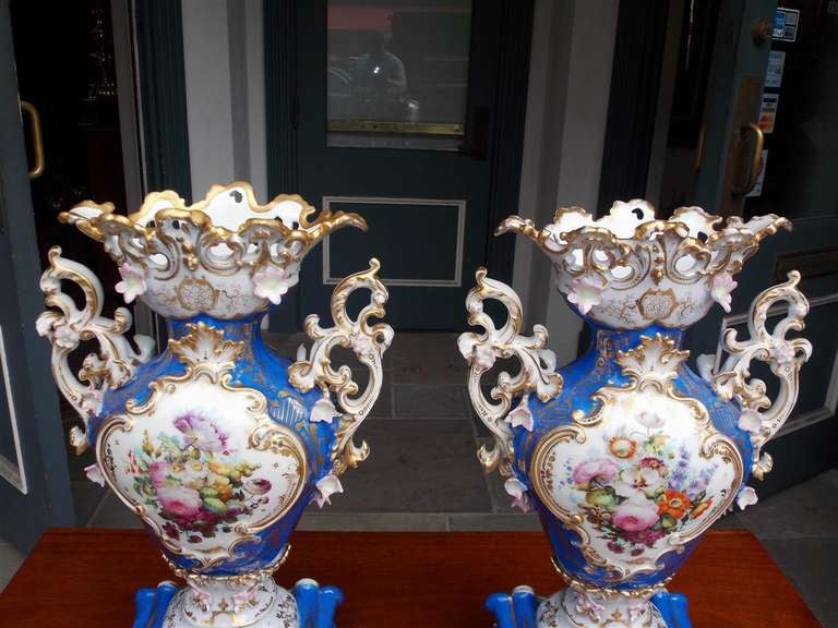 Pair of French Old Paris Decorative Vases.  Circa 1850 In Excellent Condition For Sale In Hollywood, SC